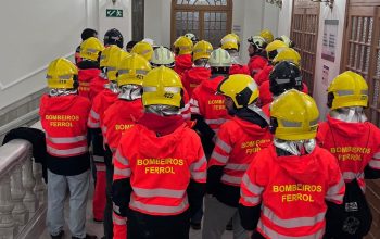 Bombeiros Ferrol en el Concello de Ferrol el pasado enero reclamando más medios y efectivos