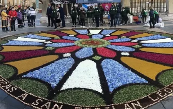 Imagen de archivo de otra alfiombra creada por la Asociación de alfombristas del Corpus Christi de Ponteareas