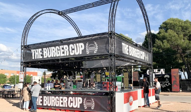 69fc506a7ae67e5fa1fbf8fb_BURGUER4
