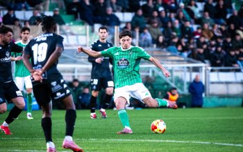 Racing de Ferrol se impone al Arenteiro en A Malata