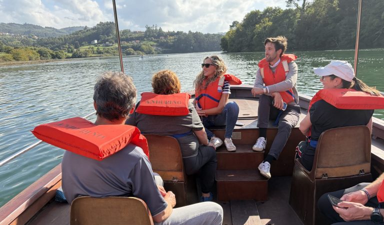 Anduriño Barco turístico Cabanas