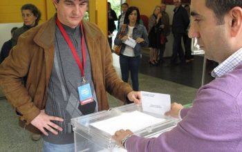 CHEMA MAREA ARTABRA VOTANDO