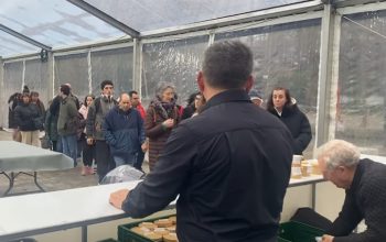 La carpa montada en el Cantóns de Molins para el reparto de arroz con leche en San Xiao
