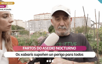 Captura de pantalla del programa 'Emerxencia Cinexética' en la que aparecen hablando los vecinos del huerto de Canido