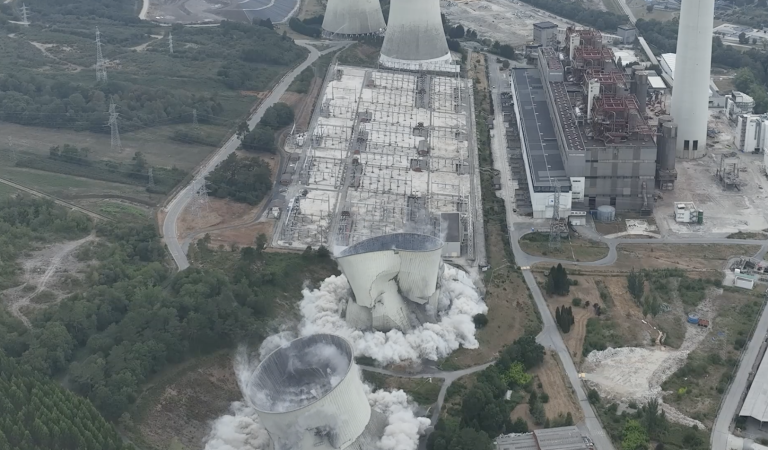 Voladura de las Torres de refriogeración de As Pontes