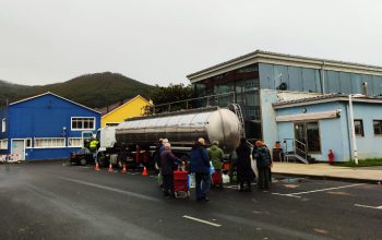 Cariño camion cisterna agua