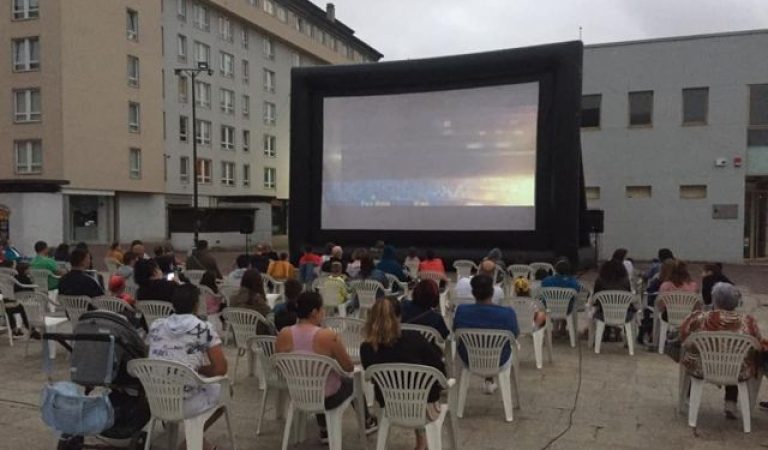 Cine de verano en Naron