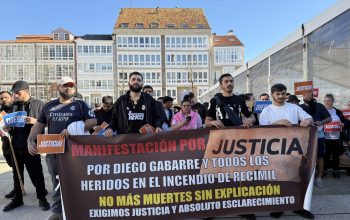 Concentración Sociedad Gitana Española por incendio en Recimil