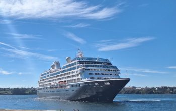 Crucero arribando al puerto de Ferrol