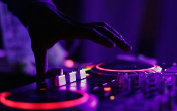 DJ