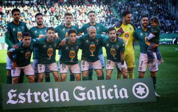 El once titular del Racing contra el Sevilla (foto Mero Barral)