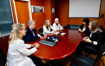 Encontro entre o Conselleiro de Sanidade e a AECC de Ferrol
