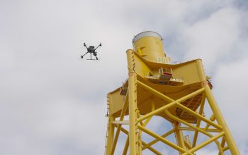 Dron de Navantia  inspeccionando un jacket