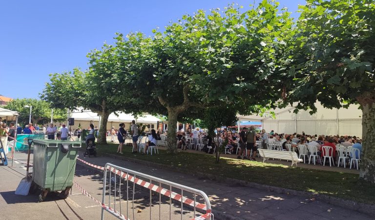 FOTO - Cariño repartirá este sábado cerca de 2.000 raciones en la XXIII Festa da Caldeirada e da Sardiña Lañada