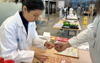 Pueba de glucosa en la Feira da Saude del CHUF