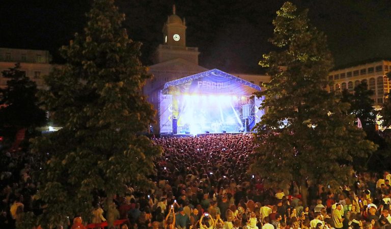 La Plaza de Armas en el concierto de Carlos Baute en las Fiestas de Ferrol