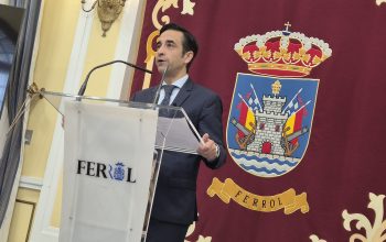 Alcalde Jose Manuel Rey Varela en rueda de prensa sobre la cesión de terrenos de la Autoridad Portuaria al Concello de Ferrol