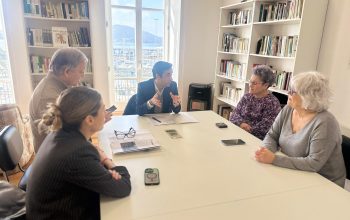 Alcalde y concejales reunidos con representantes de la AAVV Ferrol Vello