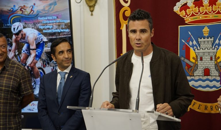 Javier Gómez Noya en la presentación del Triatlón cidade de Ferrol