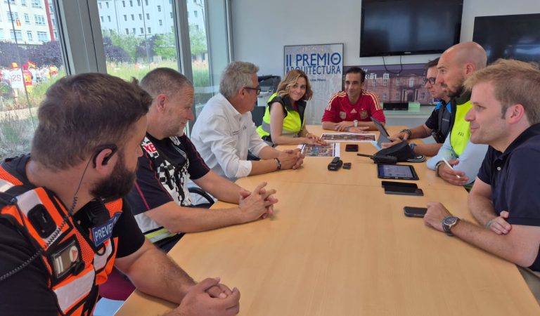 Foto NP 2026.07.19 Alcalde Puesto Mando Avanzado dispositivo especial partido España Arxentina