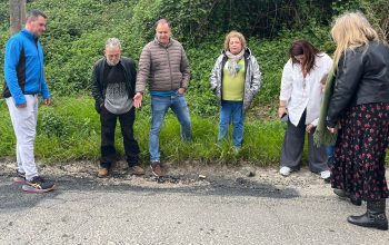 Foto rúa Loureiros , protestas por los arreglos de los baches