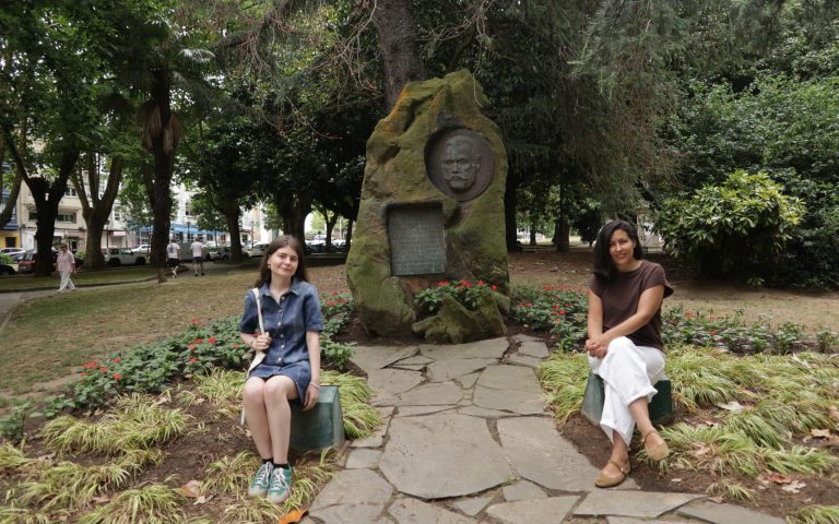 Sandra Blanco e Raquel Santiago, colaboradoras da investigación ´Palabra e memoria' na comarca. Foto: Alicia Seoane