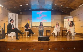 Imagen de archivo de una mesa redonda de pasadas ediciones. Foto: cedida
