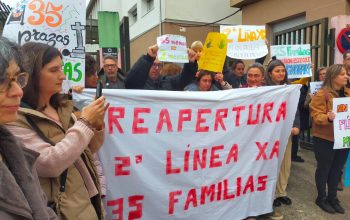 Concentración el pasado 22 de abril frente al CEIP Cruceiro de Canido | CEDIDA