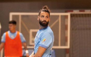 Lucas Francini, nuevo jugador de O Parrulo en un partido con su anterior equipo 1