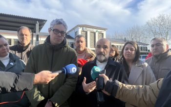Néstor Rego e Iván Rivas na estación de ferrocarril de Ferrol