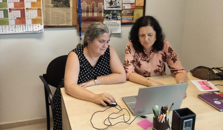 Acacia Naves y Ana Ares en las oficinas de la OCV