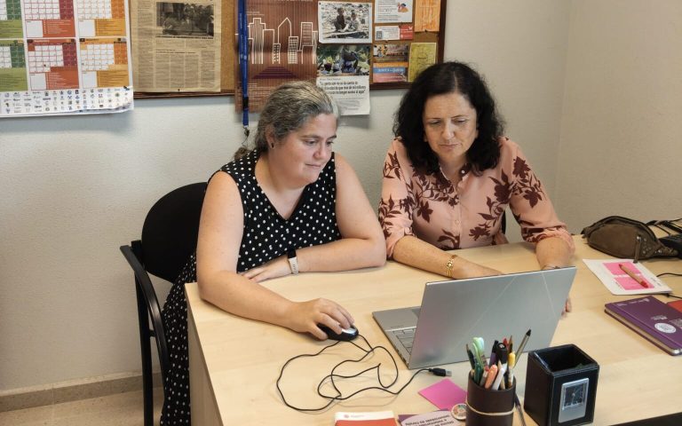 Acacia Naves y Ana Ares en las oficinas de la OCV