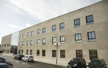 RESIDENCIA MAYORES DOMUSVI NARON