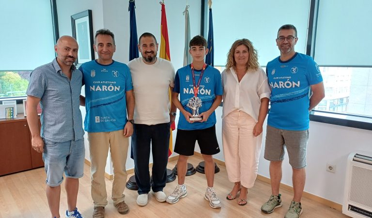 Recepciuón Pablo atleta campeón olímpico sub18 de Narón
