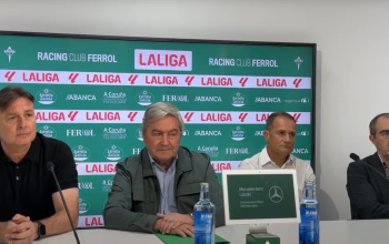 Rueda de prensa de la renovación de Parralo
