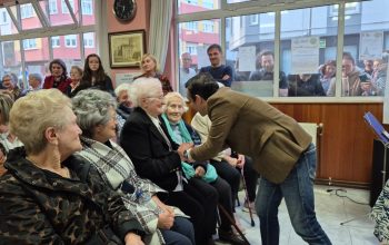 Homenaje A MARUJA en la asociación de vecinos de Ultramar