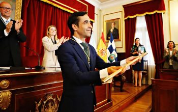 TOMA POSESION FERROL 2023 REY VARELA BASTON