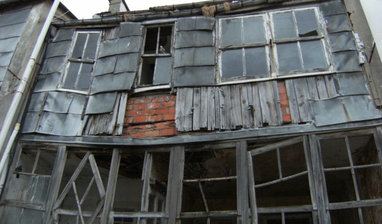 Edifico incendiado en la calle Arce