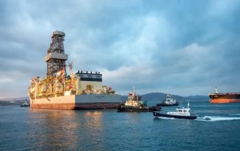 El buque Noble Voyager rumbo a Navantia