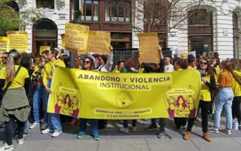 Educadores infantiles en una concentración para exigir mejoras