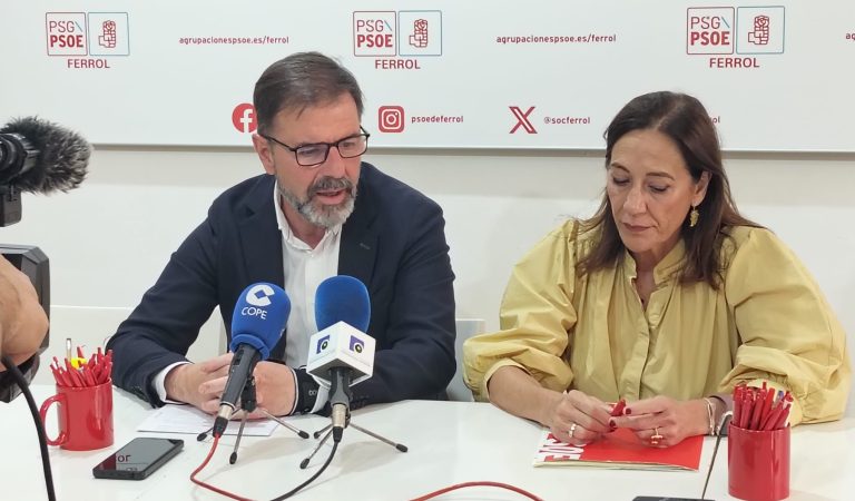 Ángel mato y Obdulia Taboadela en la rueda de prensa de esta mañana en Ferrol