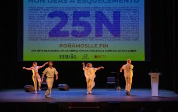 Acto del 25N en el Teatro Jofre