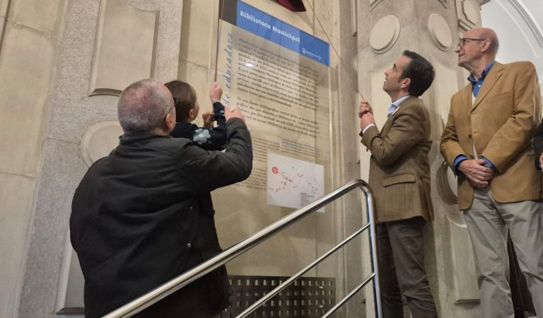 Homenaj a Carmen Porta en la biblioteea de Ferrol