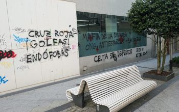 Sede de la Cruz Roja con pintadas Fascistas