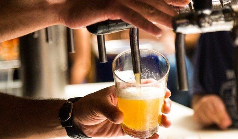 bar hosteleria cafeteria cerveza alcohol