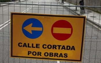calle cortada trafico valla