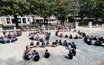 cristo rey leyendo niños