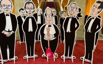 Algunas de las caricaturas de Siro López que donó al Parlamento de Galicia en el 2021