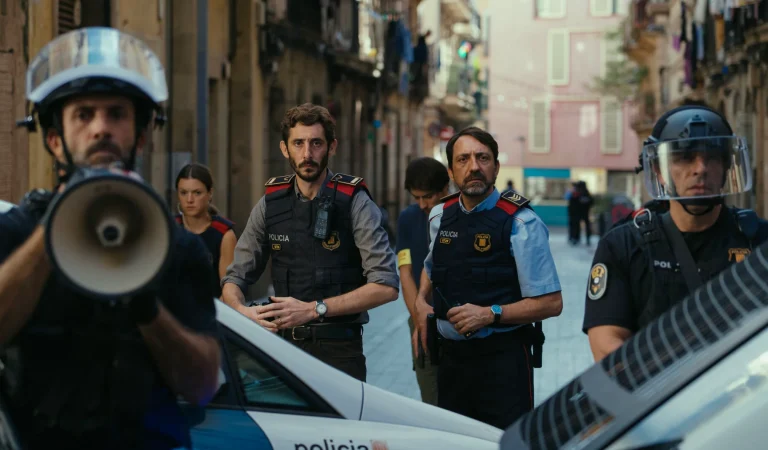escena-pelicula-cronos-donde-centro-eric-auquer-caracterizado-mosso_98