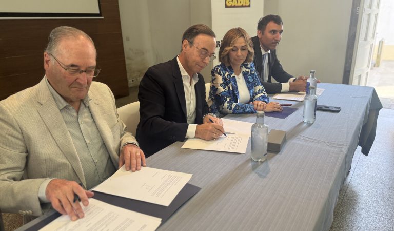 firma del convenio Gadis Equiocio